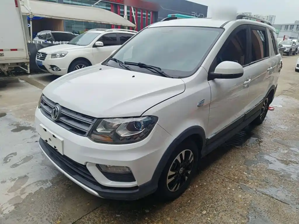 Dongfeng Fengguang Fengguang 370 2018 2018 S370 1.5L CVT Luxury (7-seater)