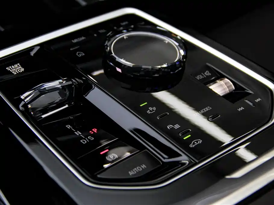 BMW 7 Series 2023 Model 735Li M Sport Package фото 21