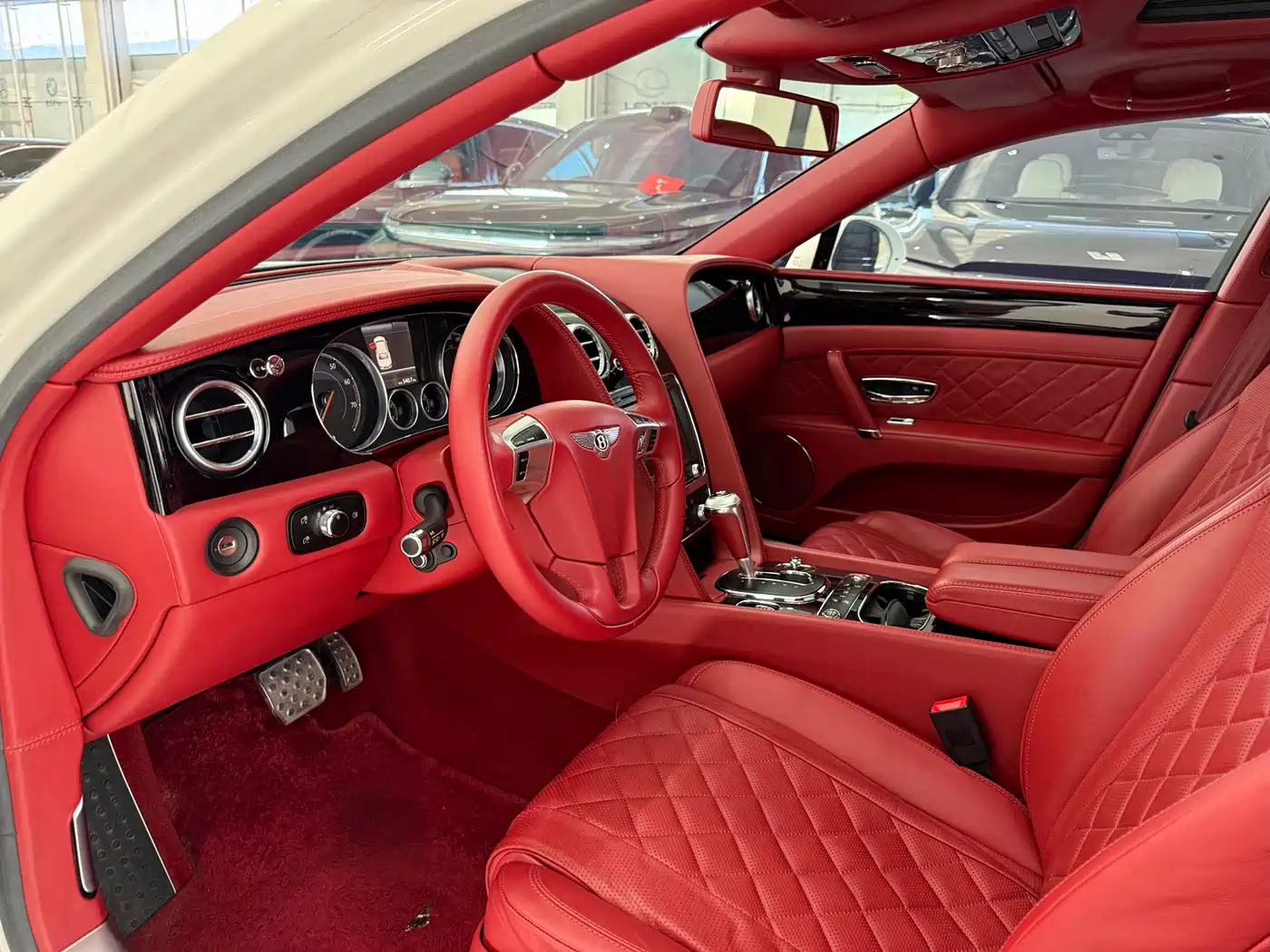 Bentley Flying Spur 2016 4.0T V8 Standard Edition фото 5