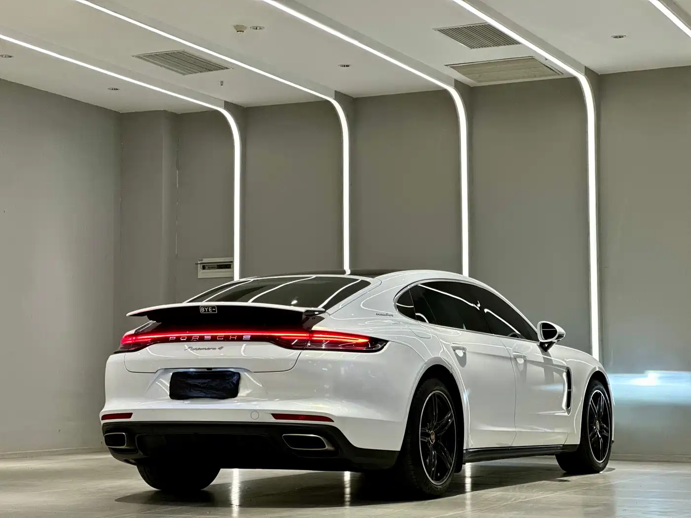 PORSCHE PANAMERA