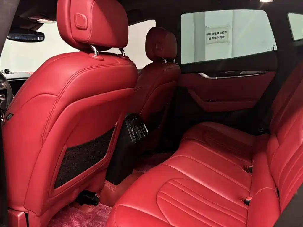 Maserati Levante 2016 3.0T Standard фото 6
