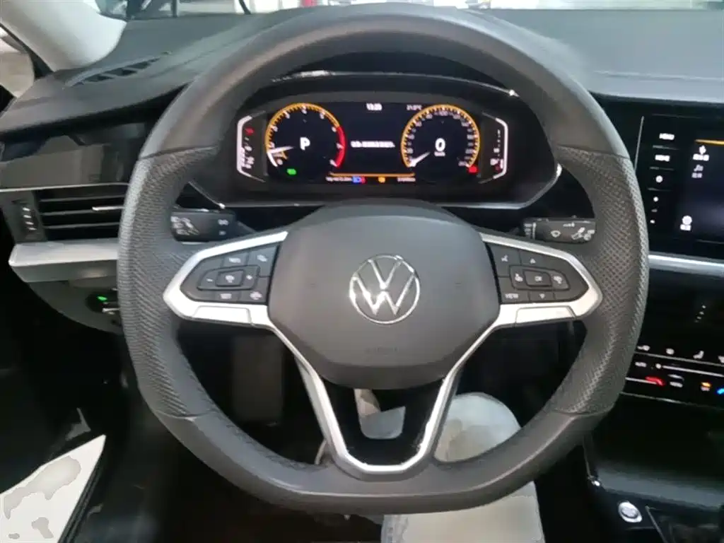 Volkswagen Passat 2025 Outstanding 380TSI Dragon Soaring Edition фото 11