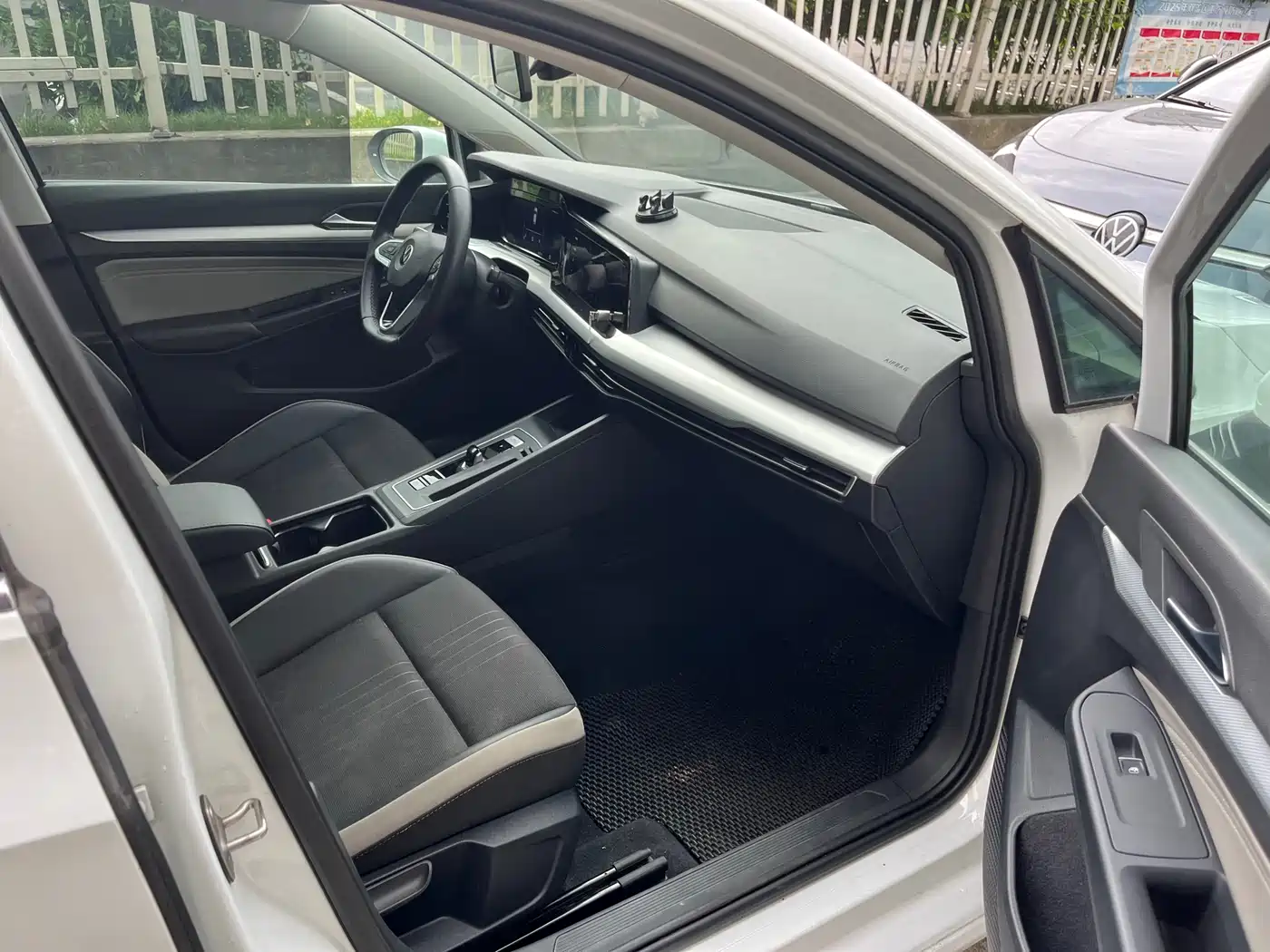 Volkswagen Golf 2023 280TSI DSG Pro фото 7