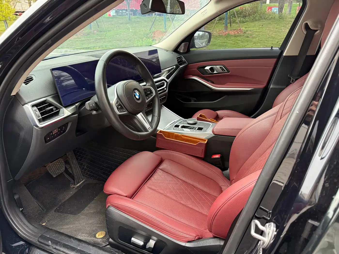 BMW 3 Series 2023 325Li M Sport Black Night Package фото 4