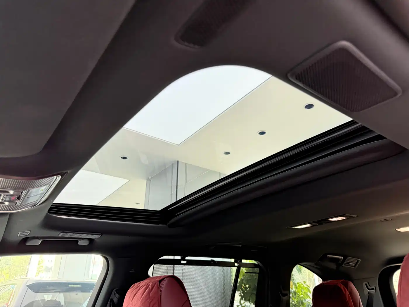 Lexus LX 2025 700h Boundary Edition фото 15