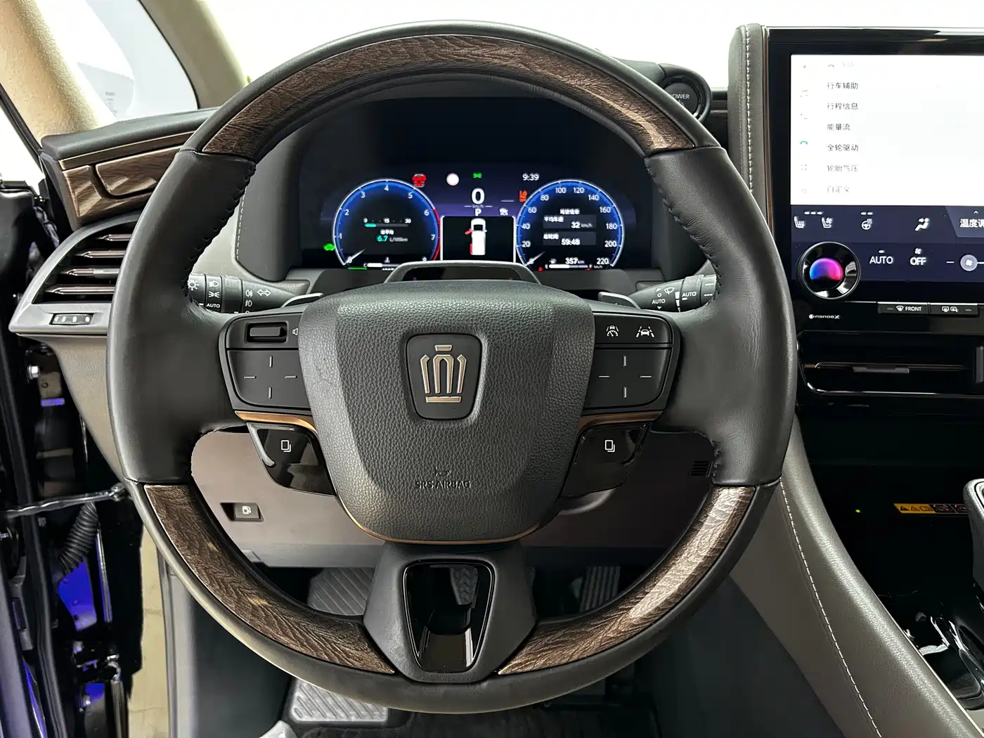 Toyota Vellfire 2024 Crown Hybrid 2.5L Executive Premium Edition фото 17