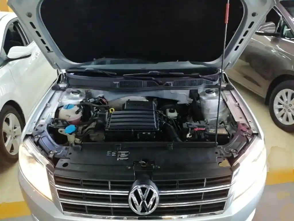Volkswagen Lavida 2013 Facelift 1.6L Automatic Luxury фото 20