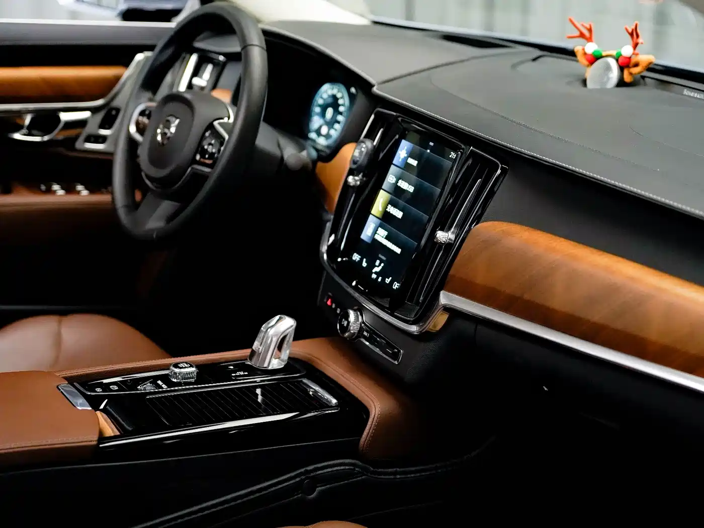 VOLVO S90 PLUG IN HYBRID