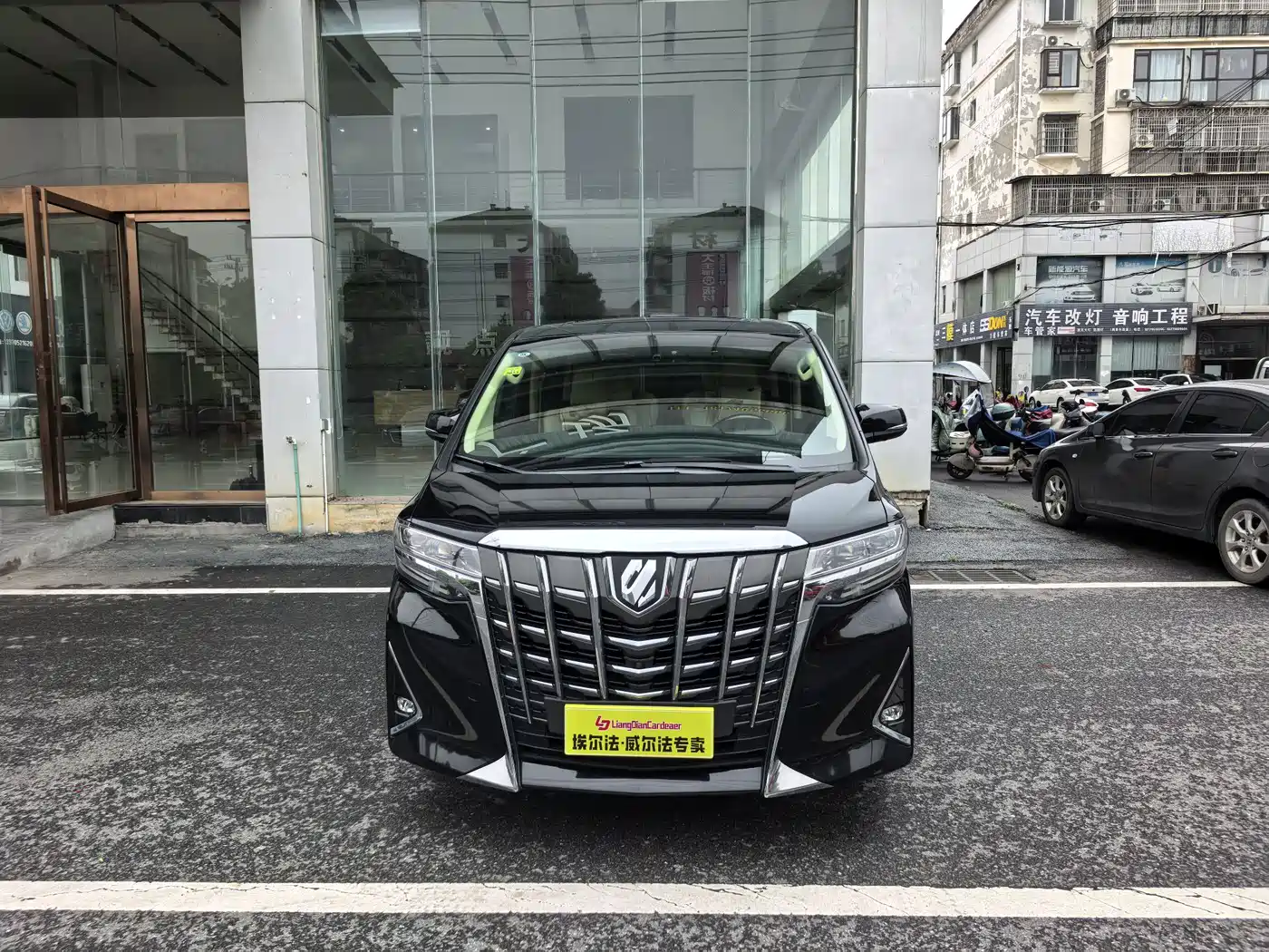 Toyota Alphard 2018 Facelift 3.5L Premium Edition фото 4