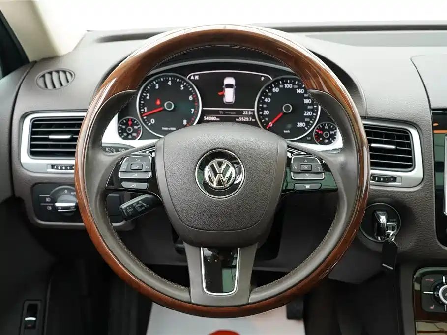 Volkswagen Touareg 2011 3.0TSI Comfort фото 6