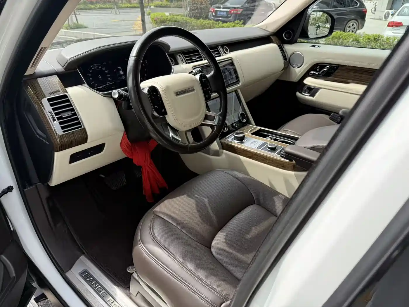 Land Rover Range Rover 2019 3.0 SC V6 Heritage Extended Edition фото 6