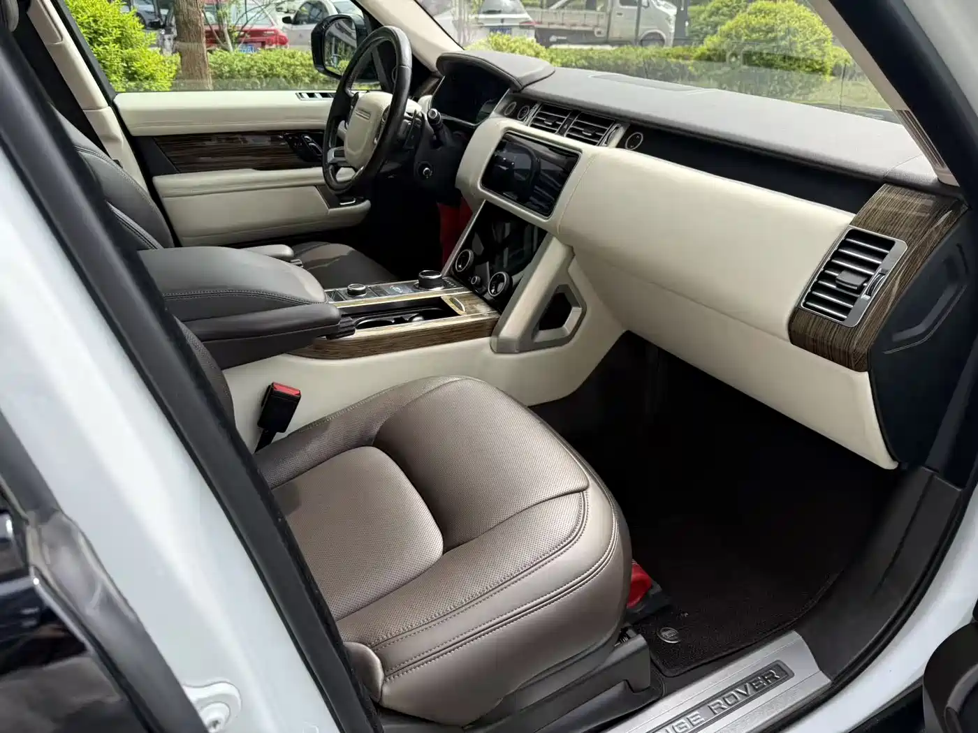 Land Rover Range Rover 2019 3.0 SC V6 Heritage Extended Edition фото 9