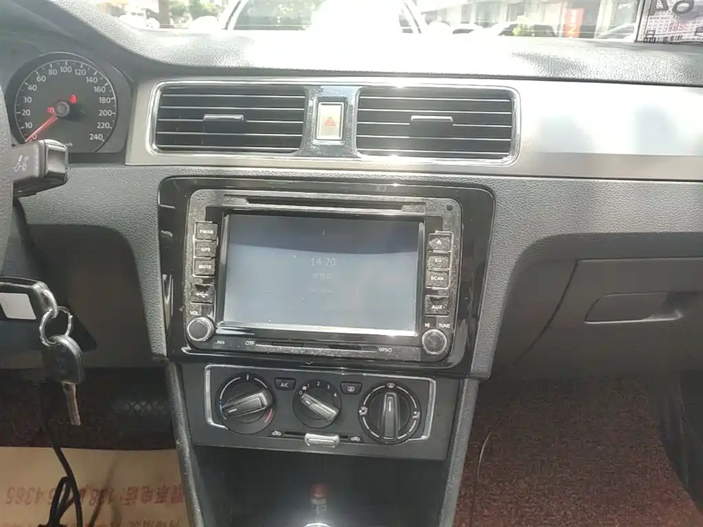 Volkswagen Santana 2013 1.6L Automatic Comfort Edition фото 13