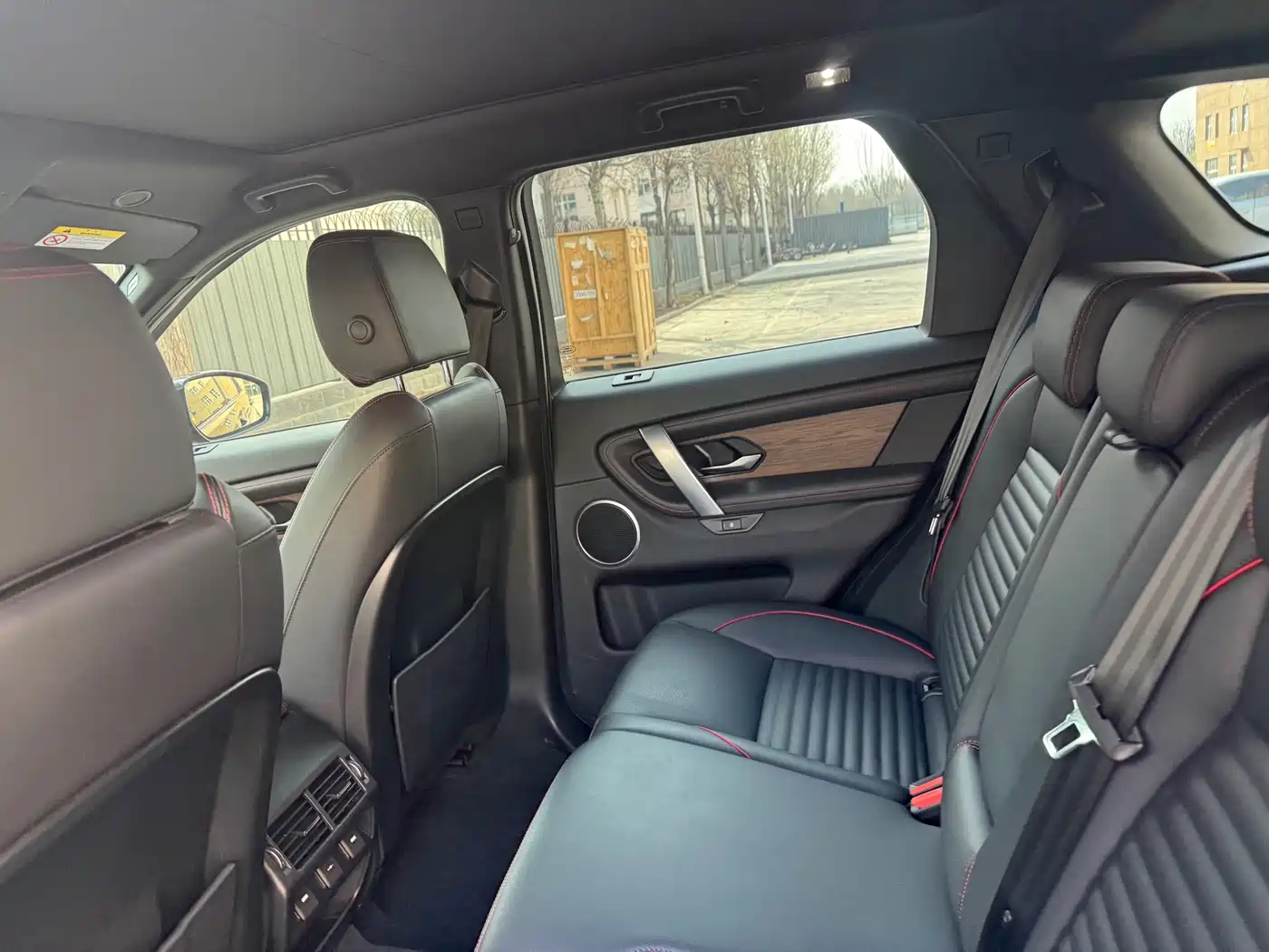 Land Rover Discovery Sport 2022 Model 249PS R-Dynamic S Performance Edition 5-Seater фото 12