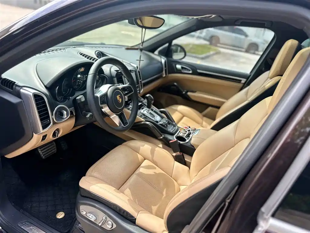 Porsche Cayenne 2014 Cayenne Platinum Edition 3.0T фото 6