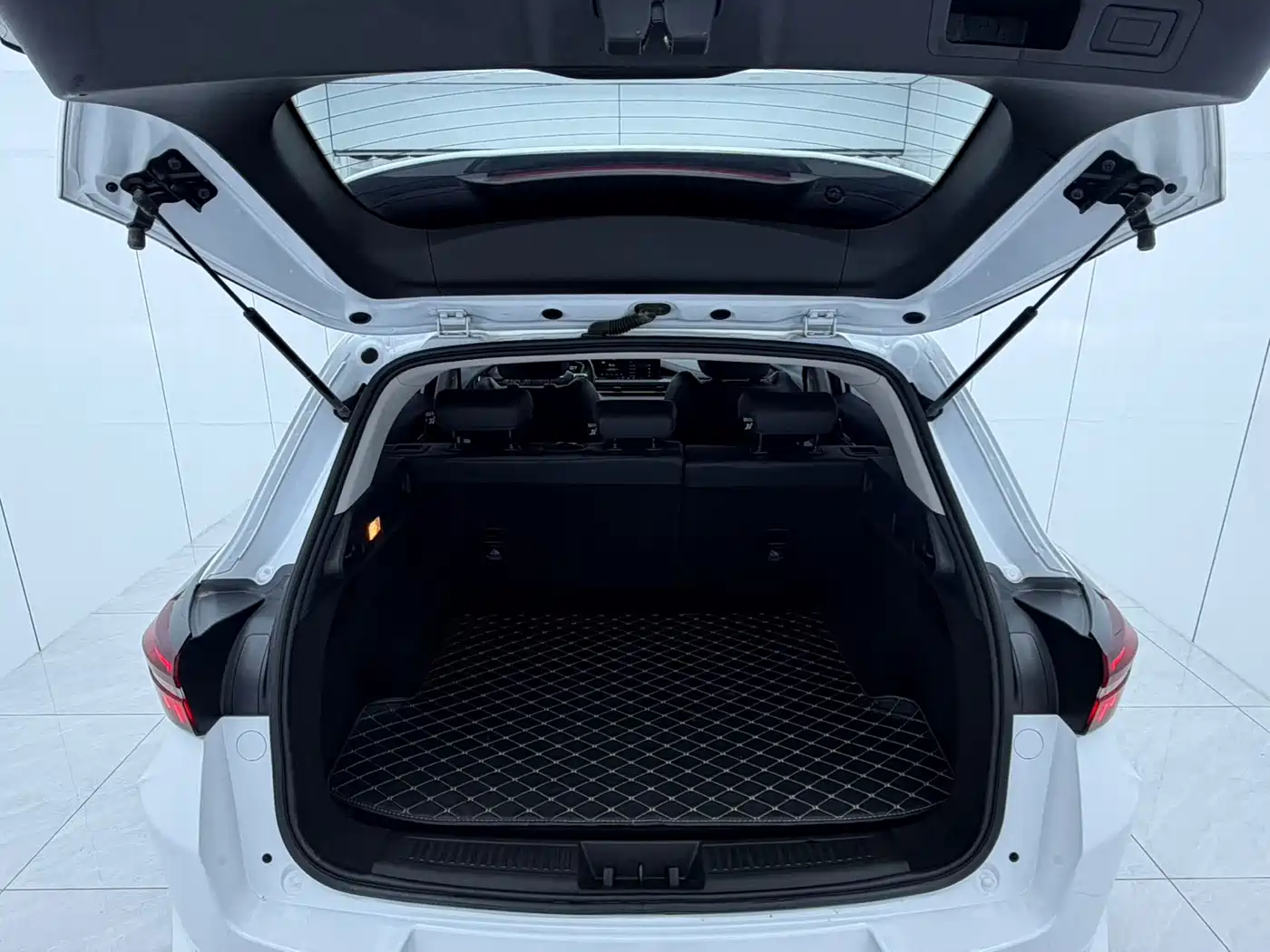 EXEED STAR WAY CHASING THE WIND