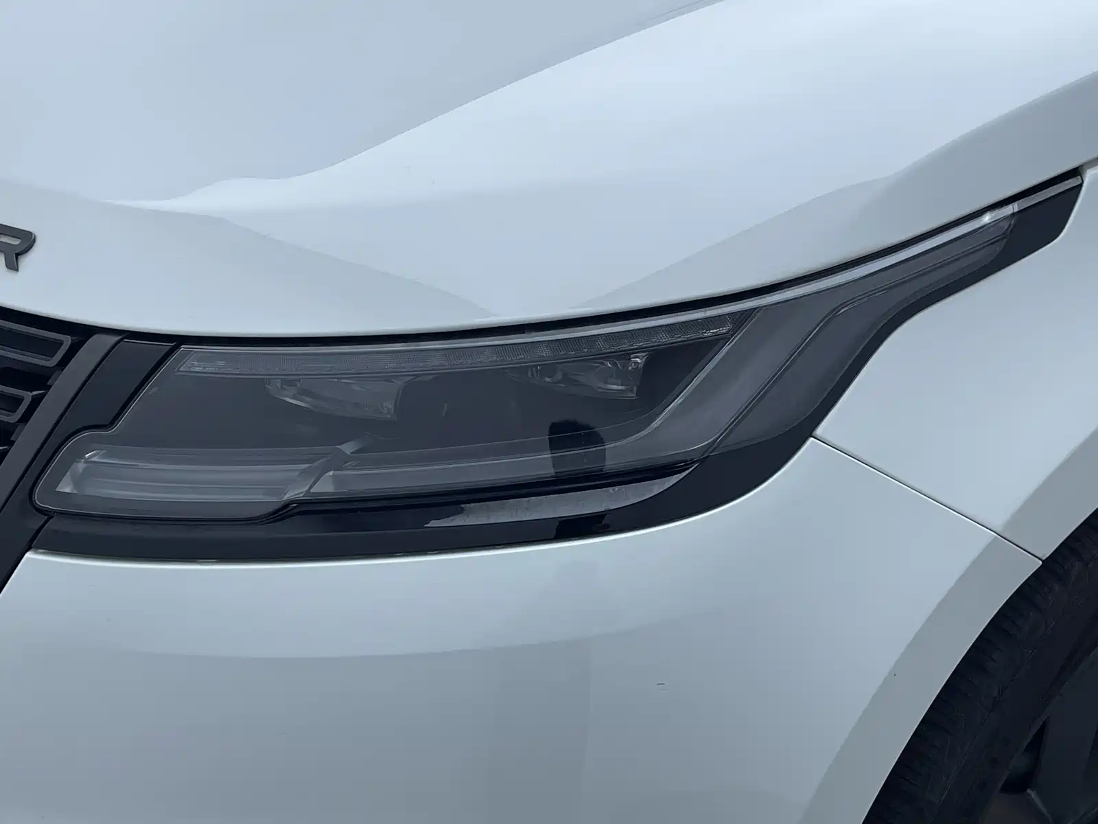 صورة 8 - Land Rover Range Rover Velar