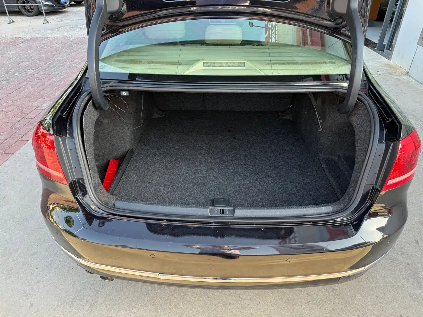 Volkswagen Passat 2013 1.8TSI DSG Zhizun фото 8
