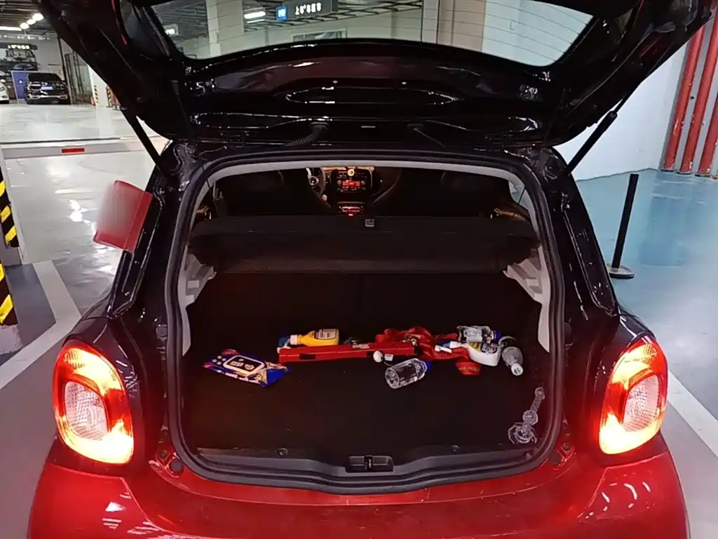 smart forfour 2018 2018 Model 0.9T 66kW Fashion Edition