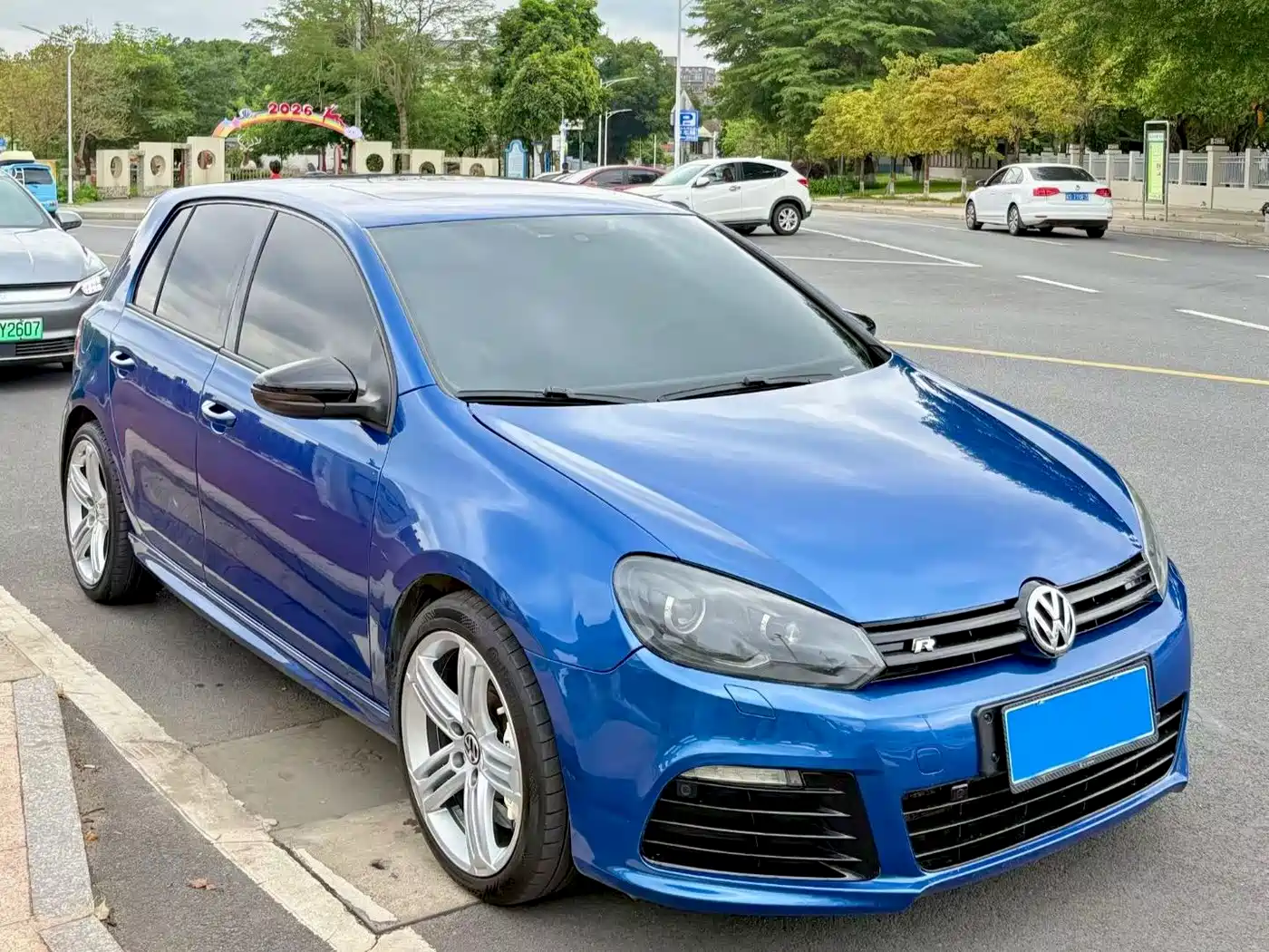 Volkswagen Golf (Import) 2011 2.0TSI R фото 3