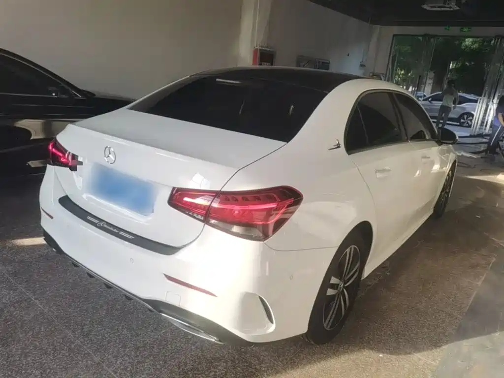 Mercedes-Benz A-Class 2019 A 180 L Sport Sedan фото 7
