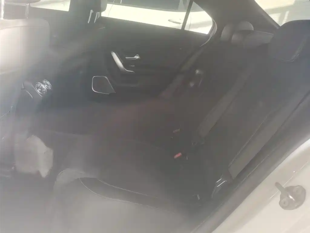 Mercedes-Benz A-Class 2019 A 180 L Sport Sedan фото 17