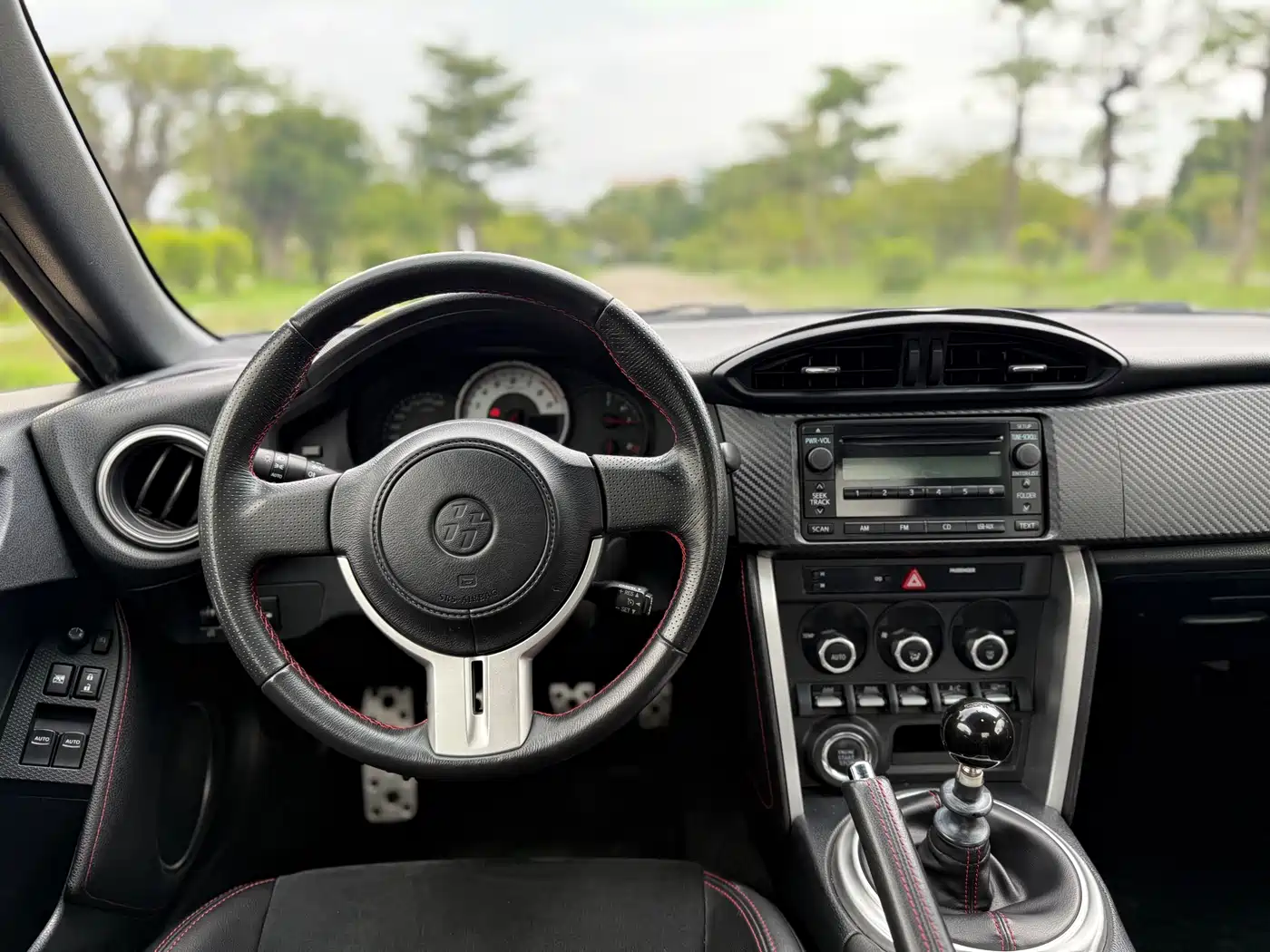 Toyota 86 2017 2.0L Manual Luxury фото 13