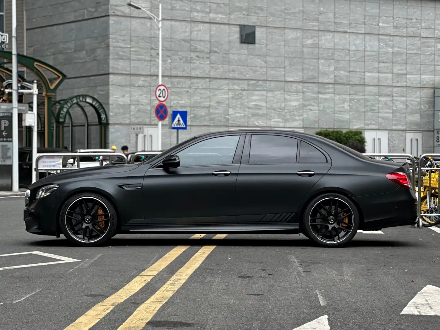 Mercedes-Benz E-Class AMG 2018 AMG E 63 S 4MATIC+ Special Edition фото 4