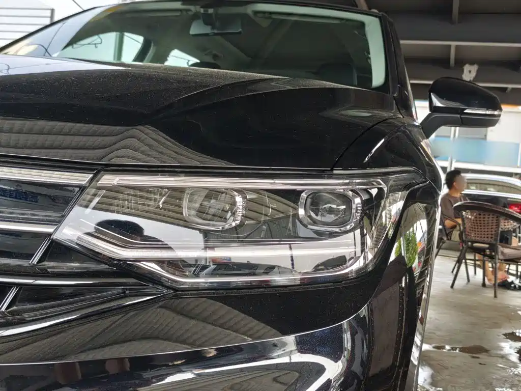 Фото 9 - Volkswagen Tiguan L