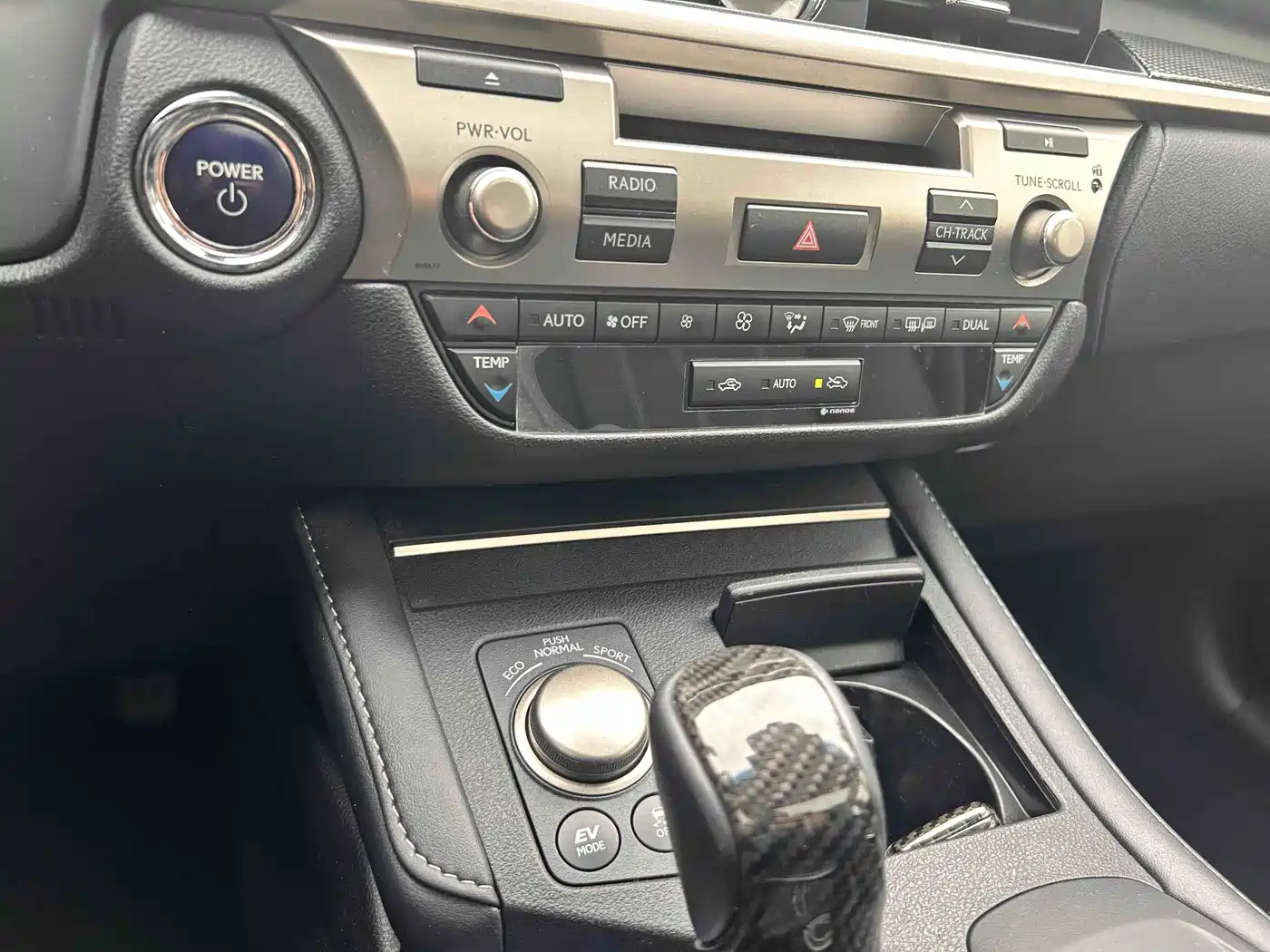 Lexus ES 2015 300h Comfort Edition фото 4