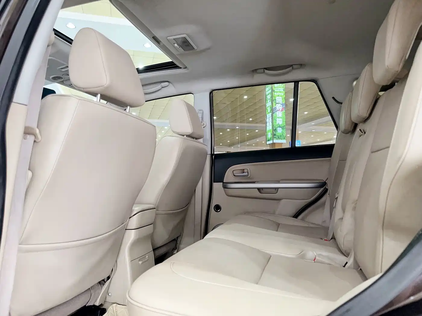 Photo 6 - Suzuki Grand Vitara