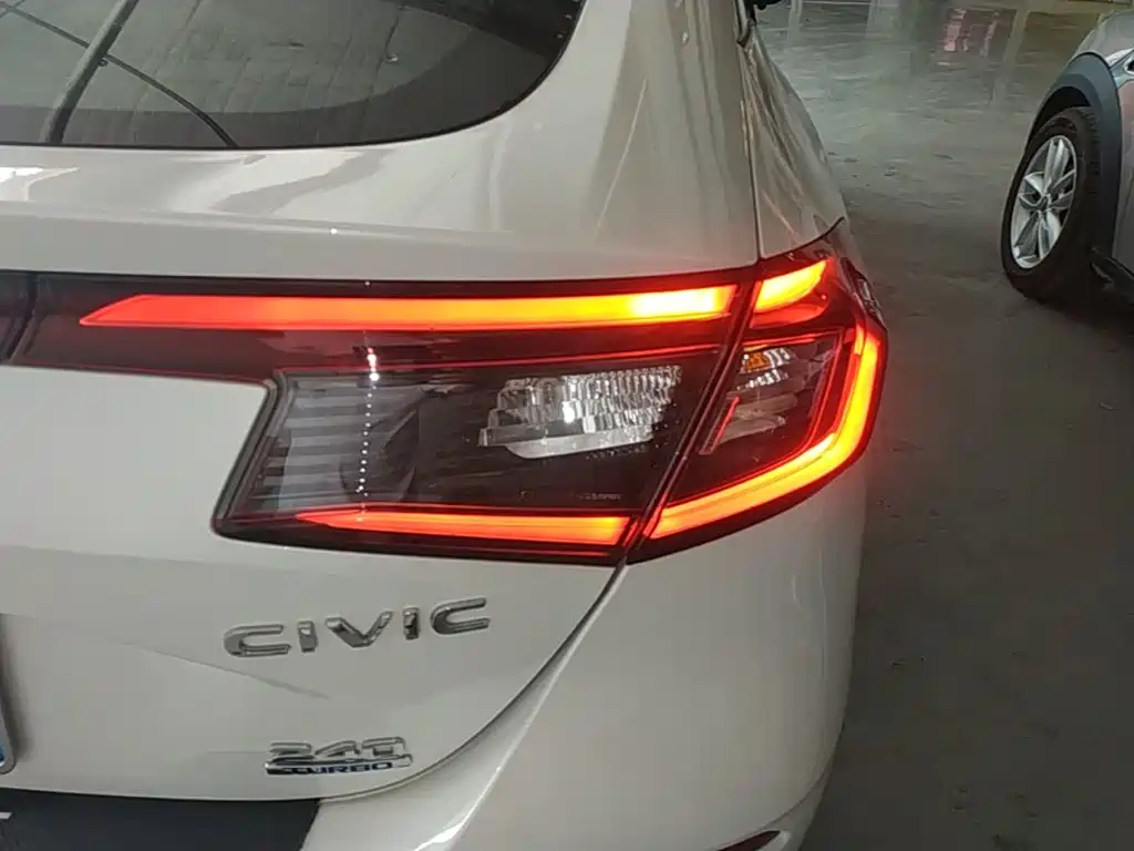 Photo 8 - Honda Civic