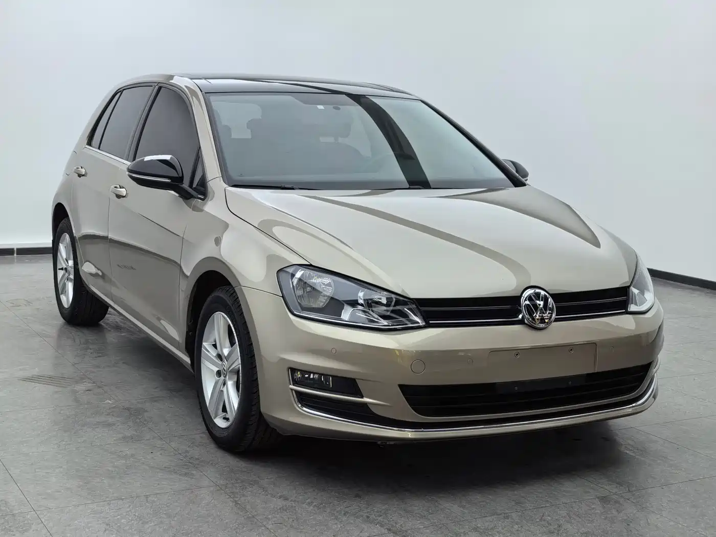 Volkswagen Golf 2016 230TSI Automatic Comfort фото 3