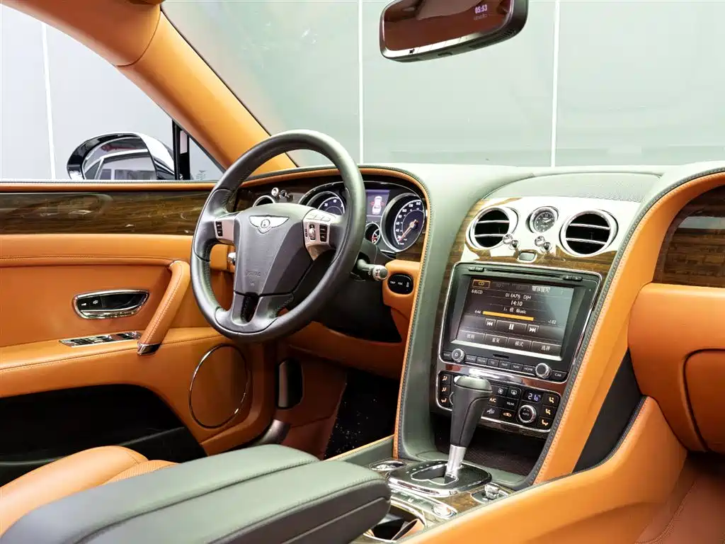 Bentley Flying Spur 2017 4.0T V8 Standard Edition фото 16