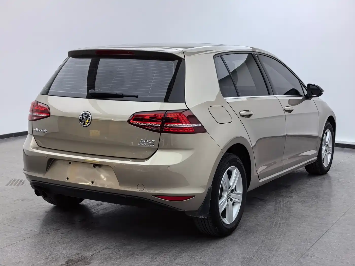 Volkswagen Golf 2016 230TSI Automatic Comfort фото 4
