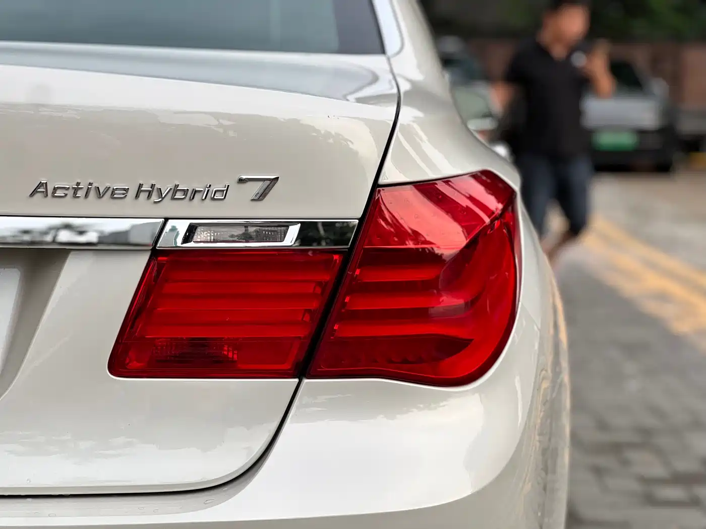 BMW 7 Series 2010 4.4T Hybrid фото 14