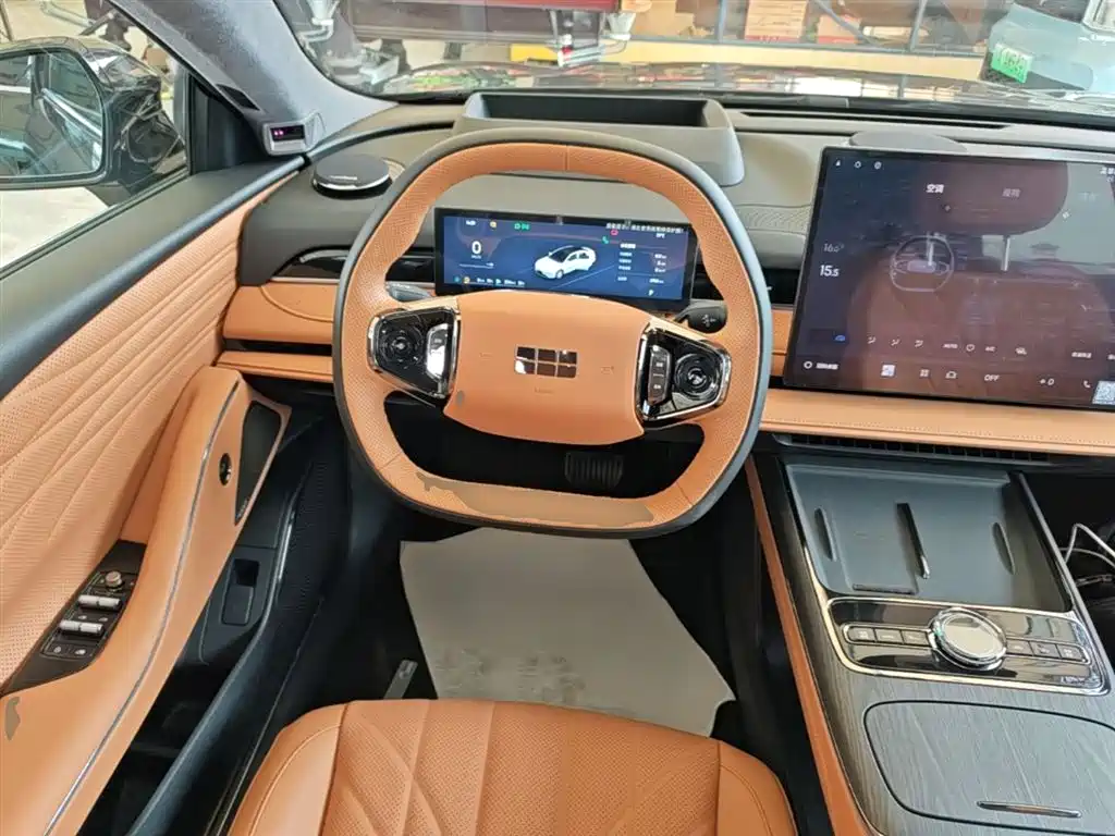 Geely Galaxy Galaxy Xingyao 8 2025 130km EM-P Starship Edition фото 11