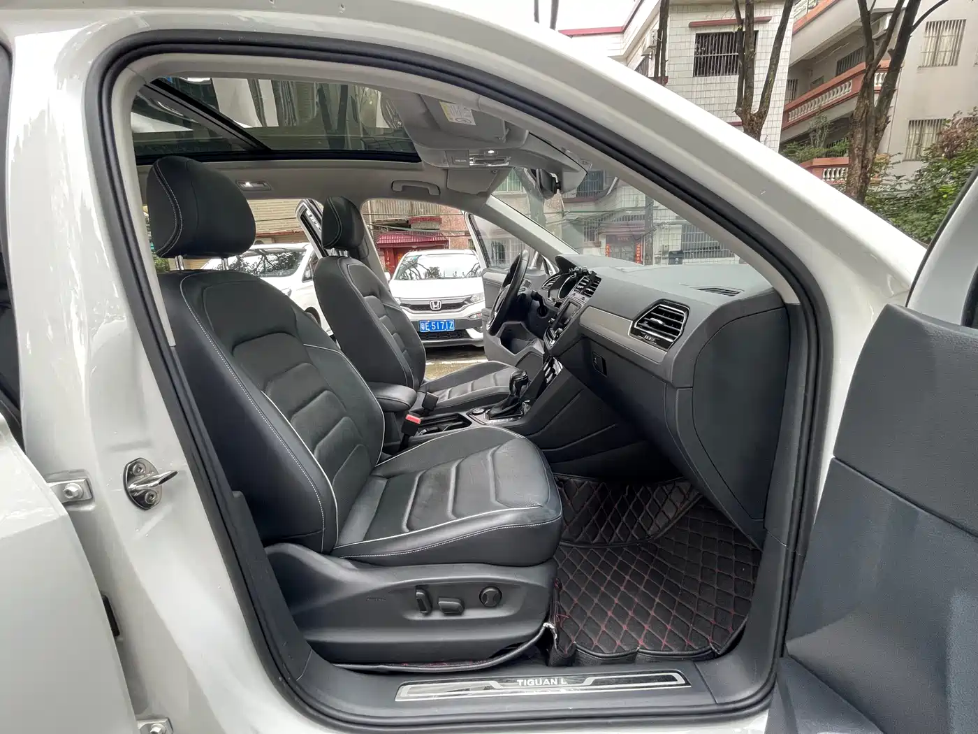 Volkswagen Tiguan L 2017 380TSI Automatic 4WD Ultimate Flagship Edition фото 9