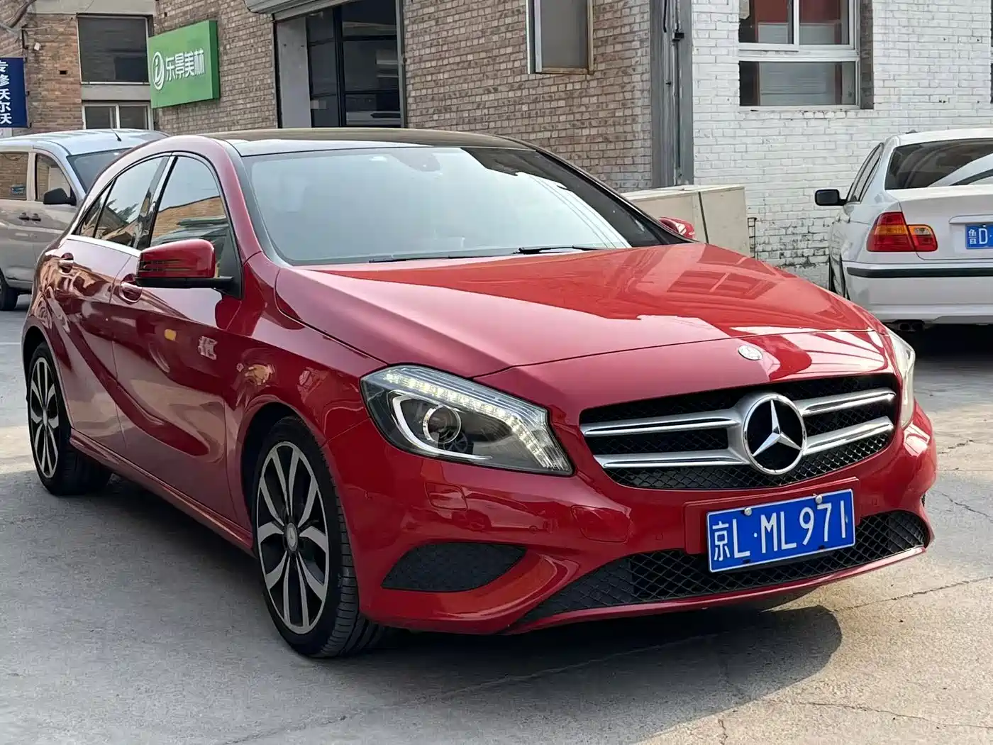 Mercedes-Benz A-Class (Import) 2015 A 200 Fashion фото 11