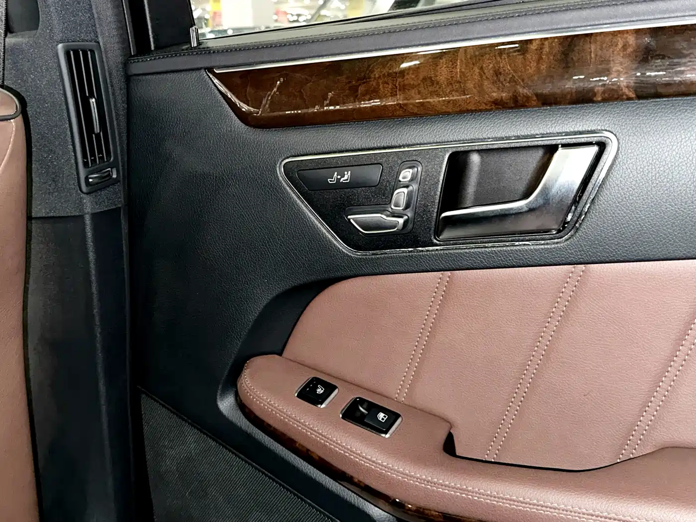 Mercedes-Benz E-Class 2015 E 320 L 4MATIC фото 13
