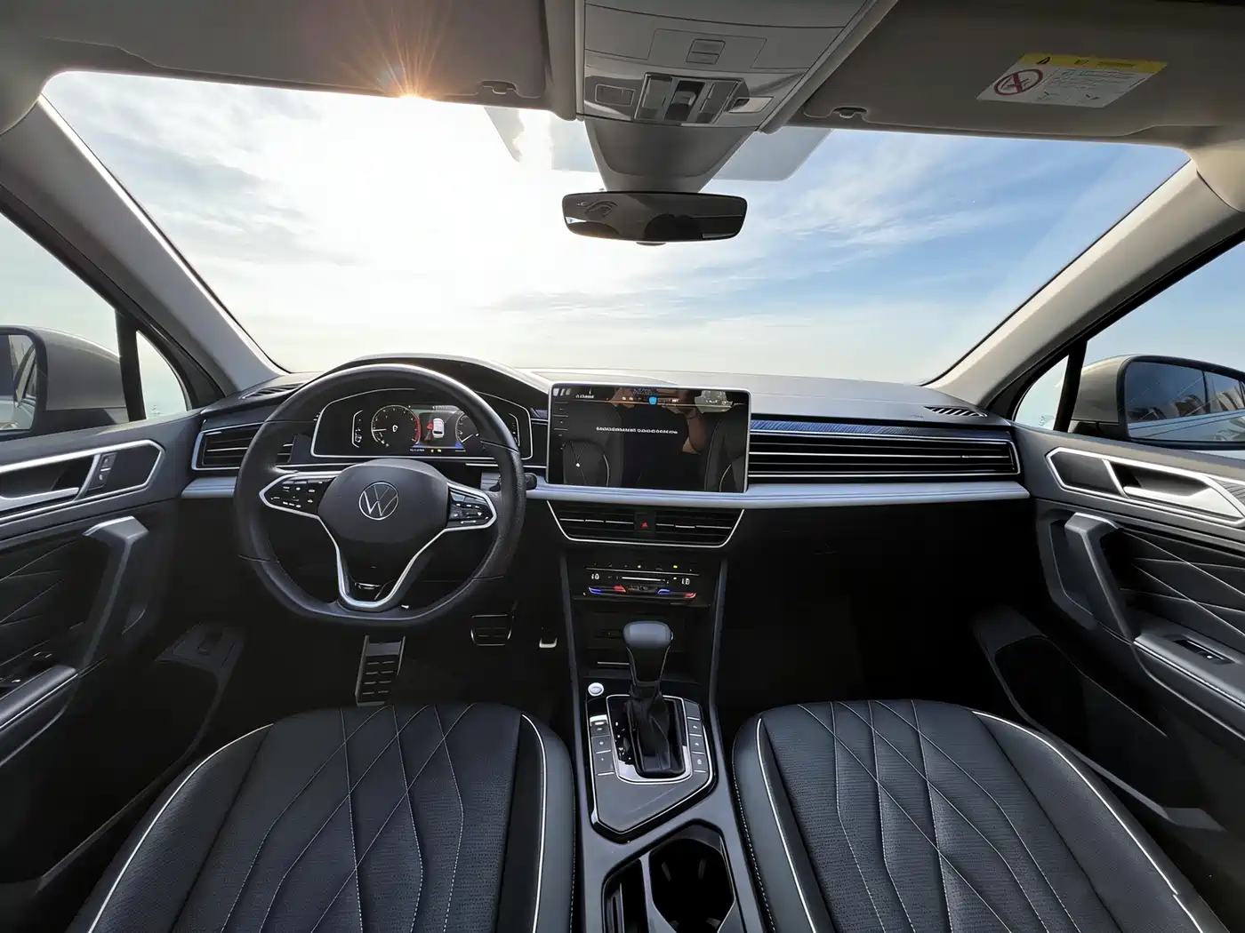 Volkswagen Tiguan L 2022 330TSI Auto 2WD R-Line Premium Edition фото 6