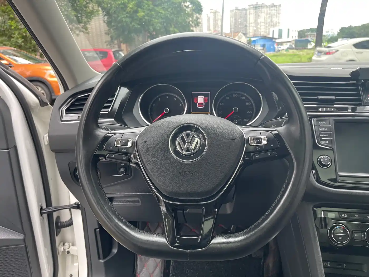 Volkswagen Tiguan L 2017 380TSI Automatic 4WD Ultimate Flagship Edition фото 24