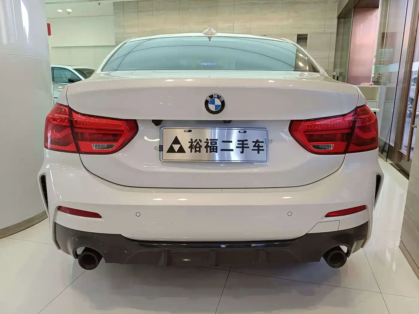 BMW 1 Series 2021 Facelift 120i M Sport Shadow Edition фото 5