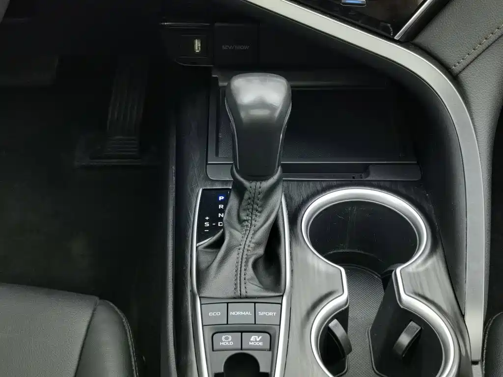 Photo 13 - Toyota Camry