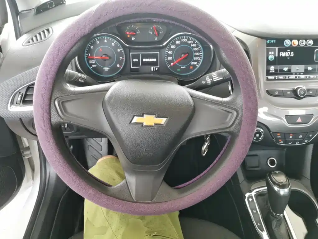 Chevrolet Cruze 2017 2018 320 Automatic Pioneer Sunroof Edition