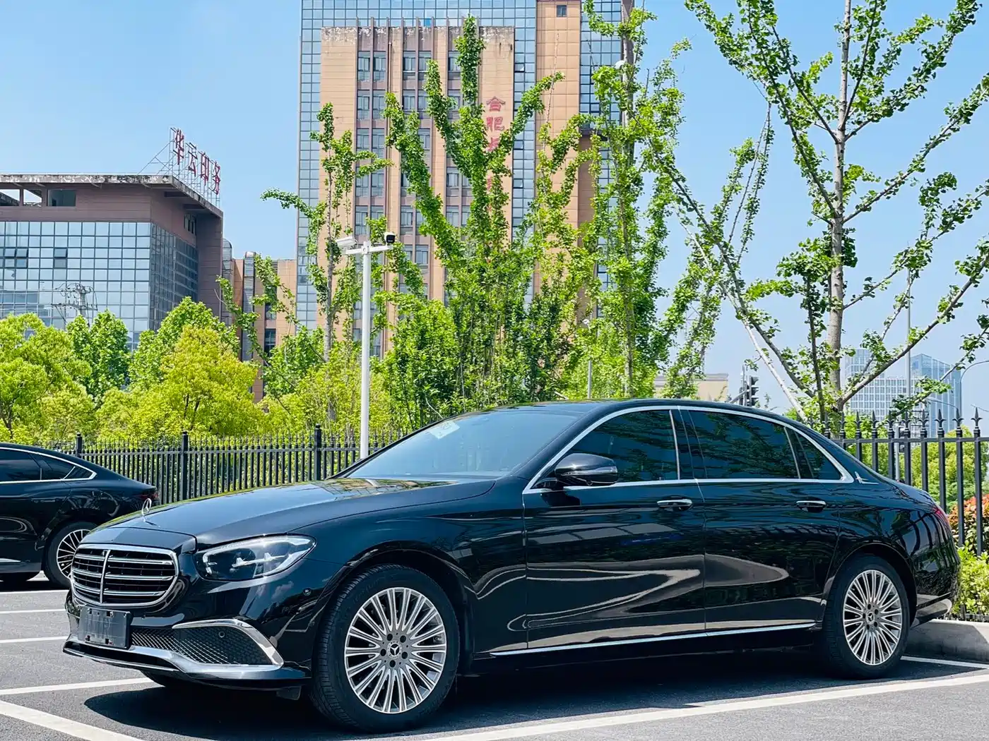 Mercedes-Benz E-Class 2022 E 300 L Luxury