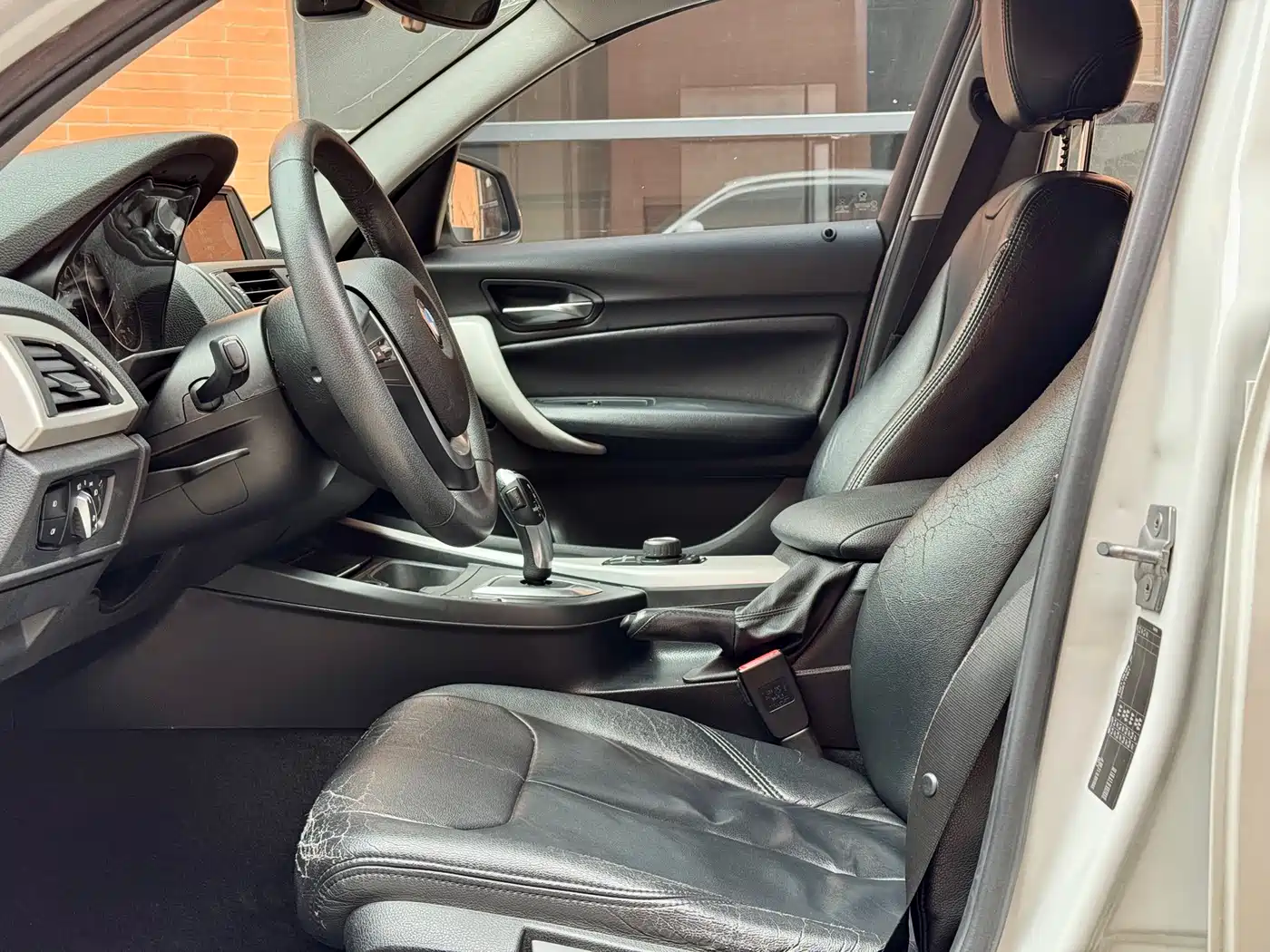 BMW 1 Series (Import) 2016 118i Leading фото 7