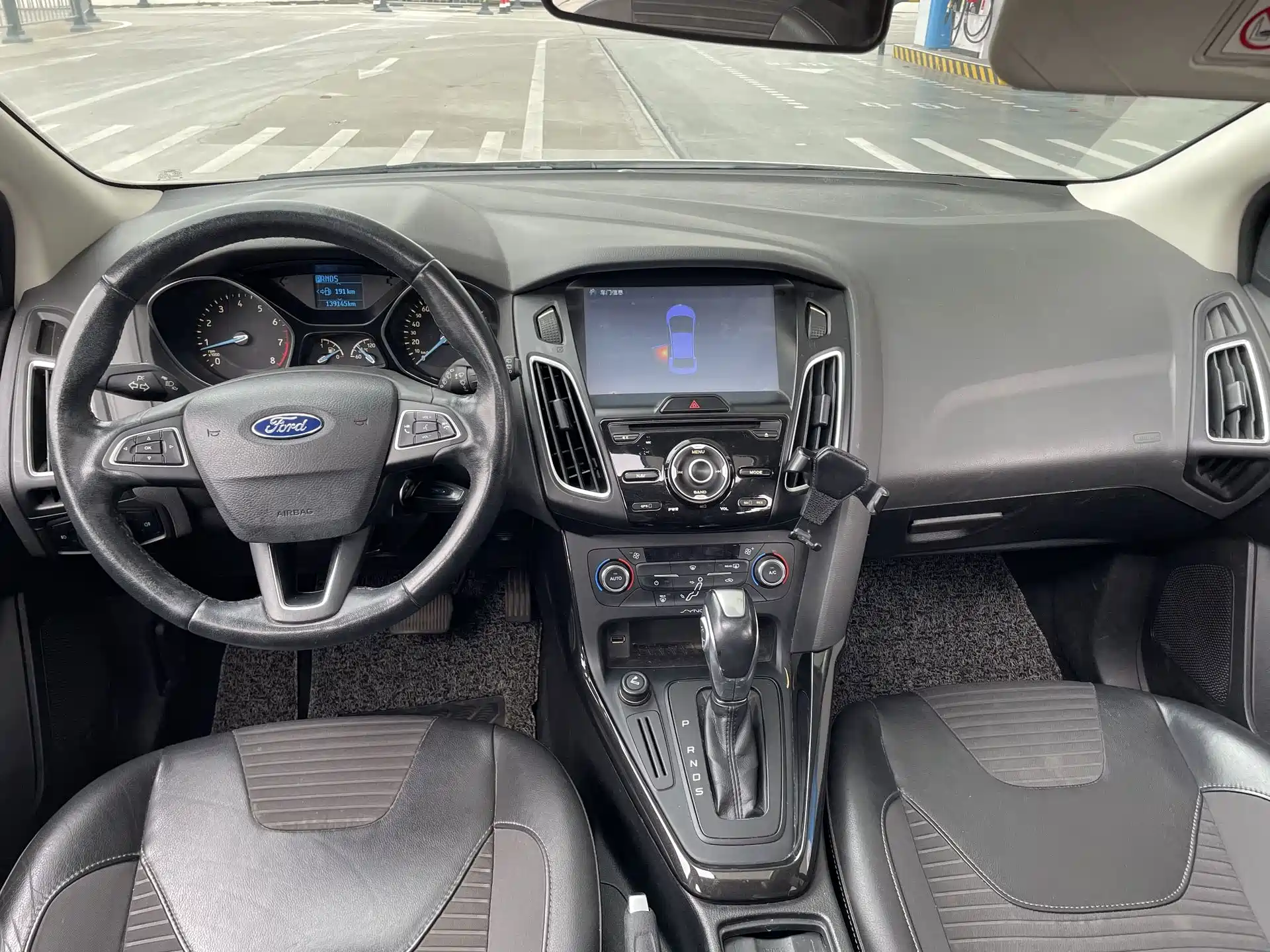 Фото 7 - Ford Focus