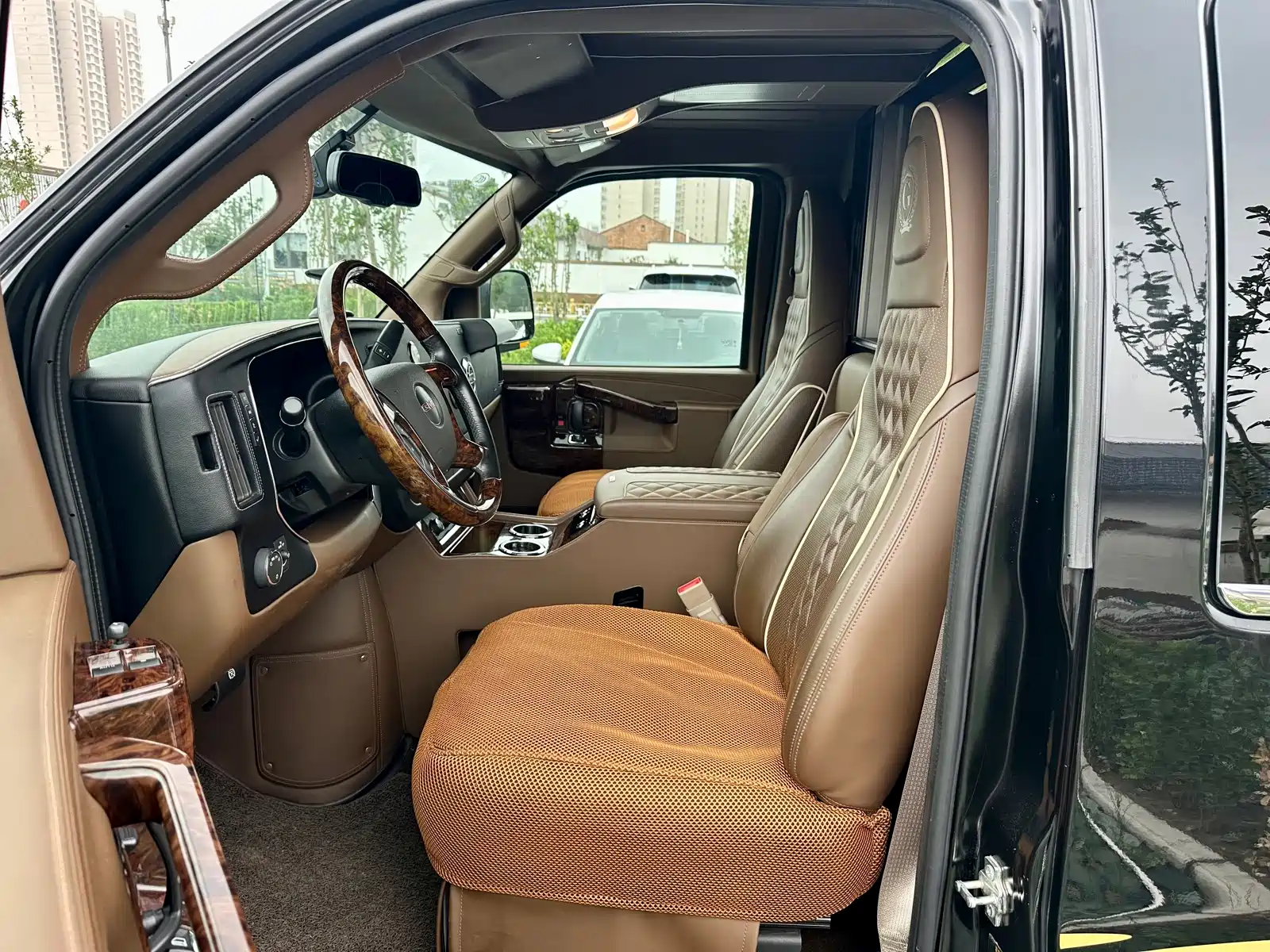 Фото 6 - GMC Savana