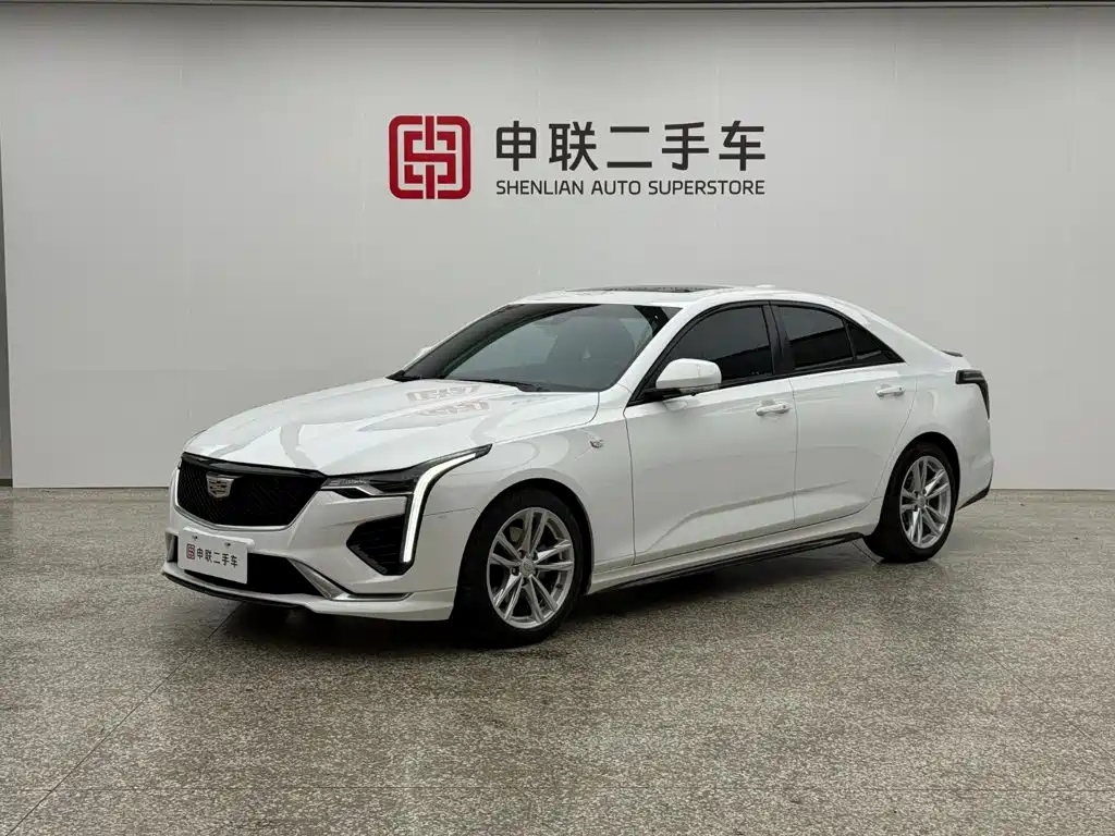 Cadillac CT4 2023 2022 28T Fashion Style